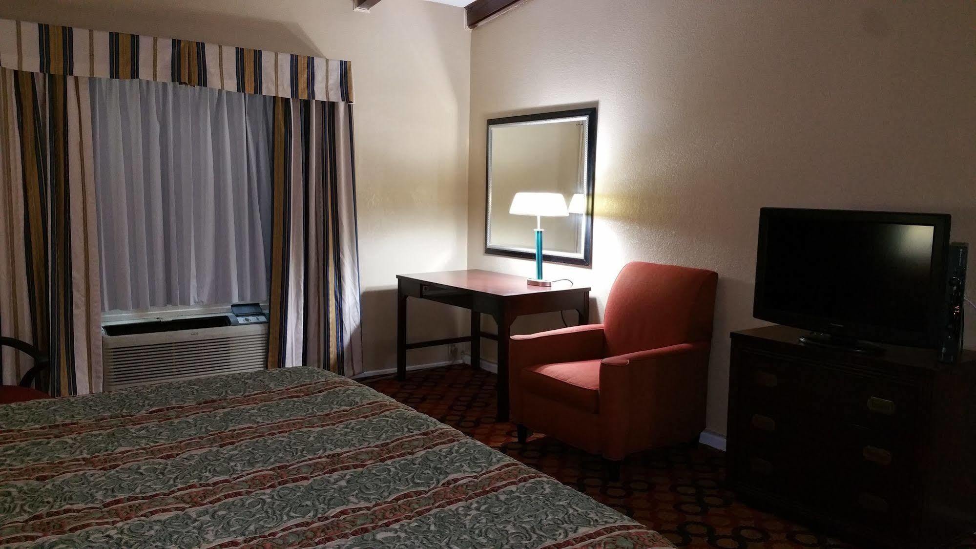 Executive Inn And Suites Waxahachie Kültér fotó